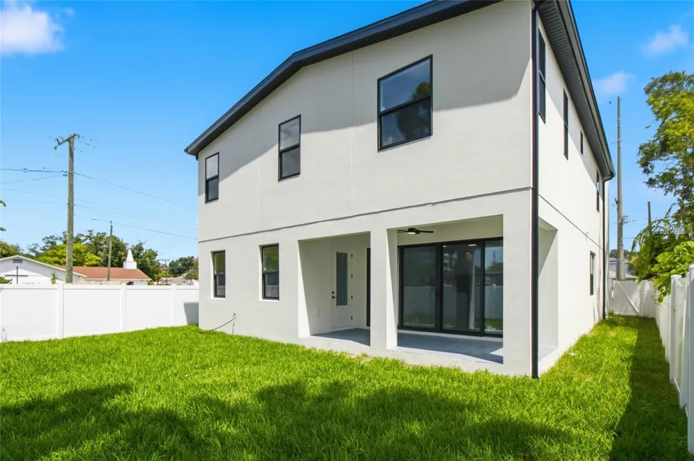 4122 W NASSAU STREET Tampa, FL 33607