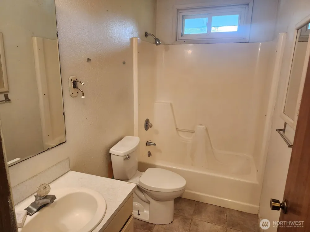 706 Wakina Loop SE Ocean Shores, WA 98569