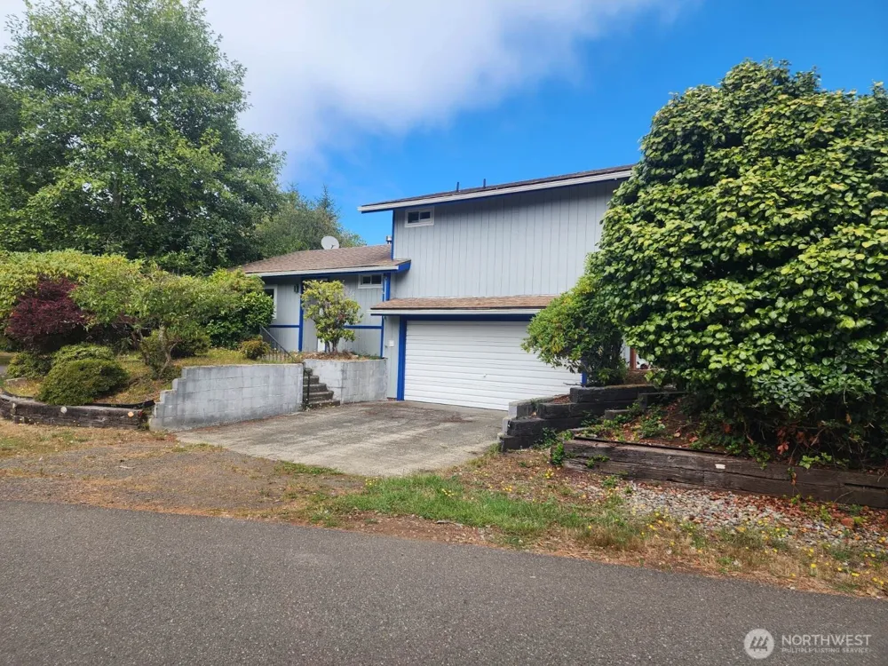 706 Wakina Loop SE Ocean Shores, WA 98569