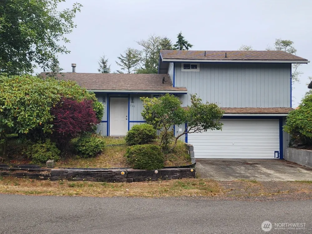 706 Wakina Loop SE Ocean Shores, WA 98569