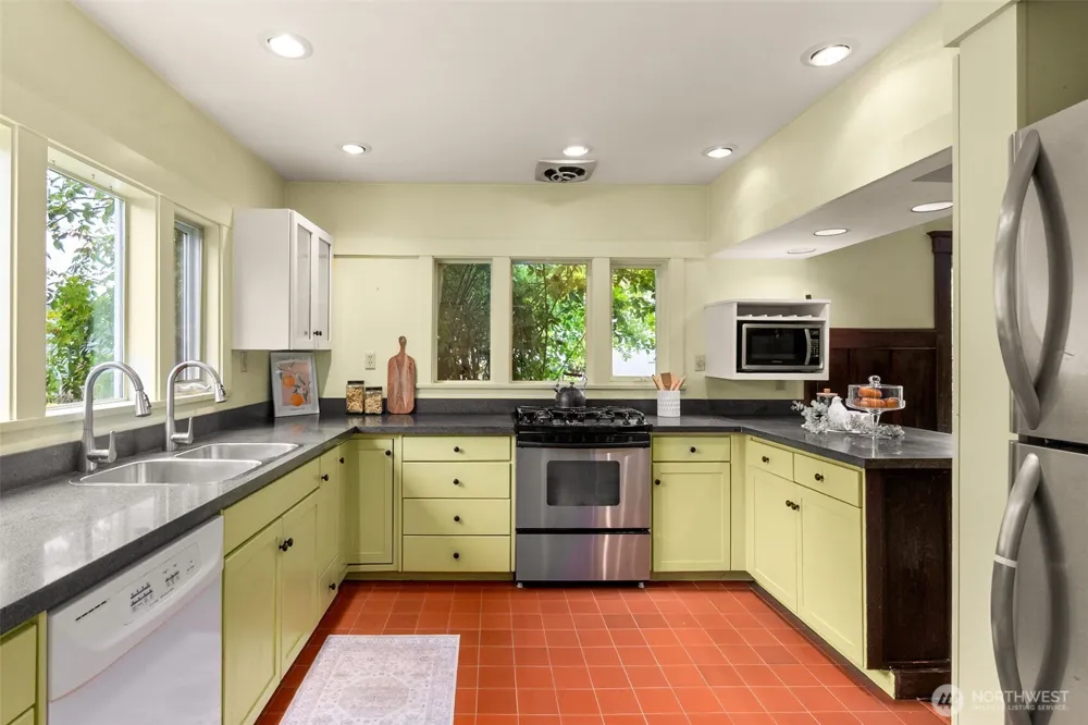 211 19th Avenue SW Olympia, WA 98501