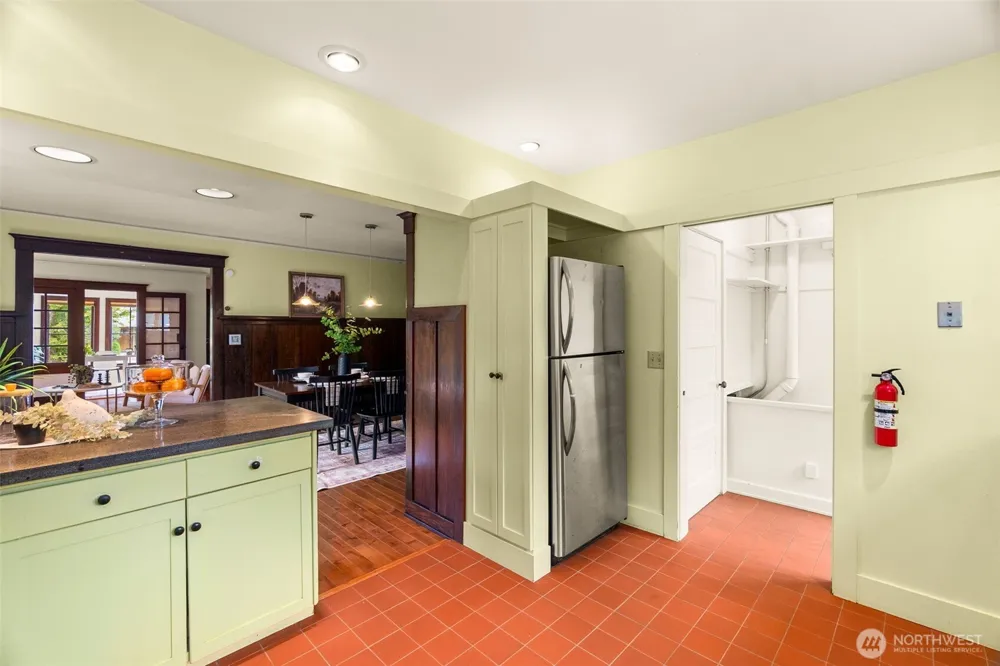211 19th Avenue SW Olympia, WA 98501