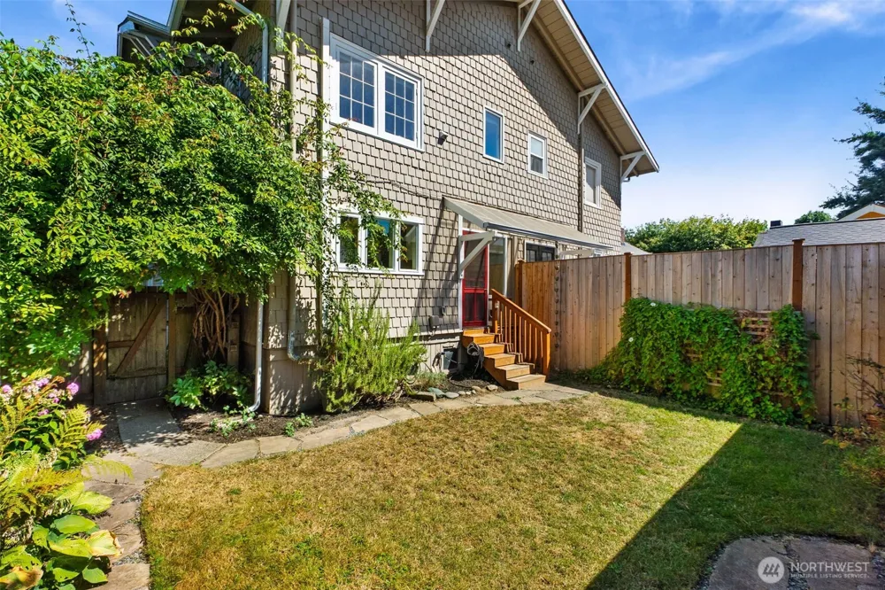 211 19th Avenue SW Olympia, WA 98501