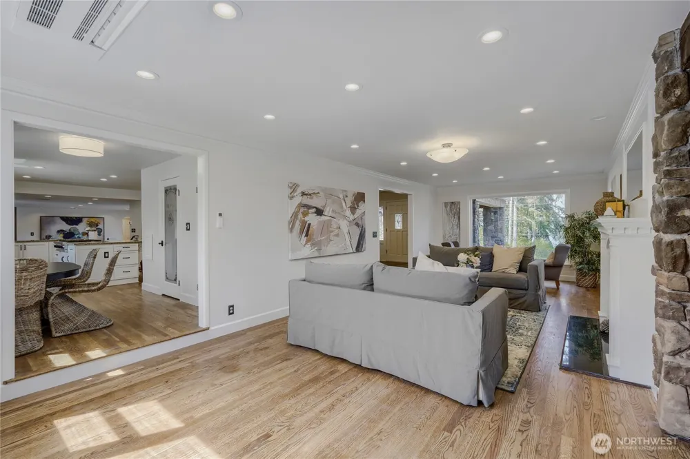 16066 Inglewood Road NE Kenmore, WA 98028