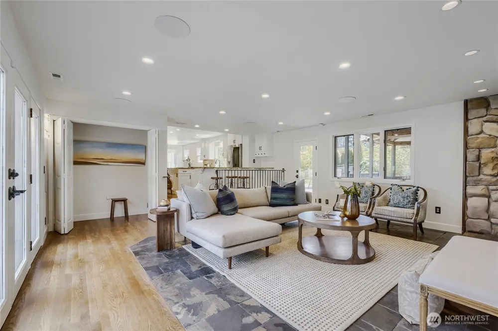 16066 Inglewood Road NE Kenmore, WA 98028