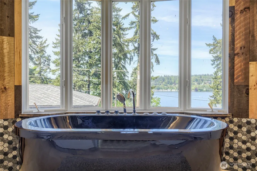 16066 Inglewood Road NE Kenmore, WA 98028