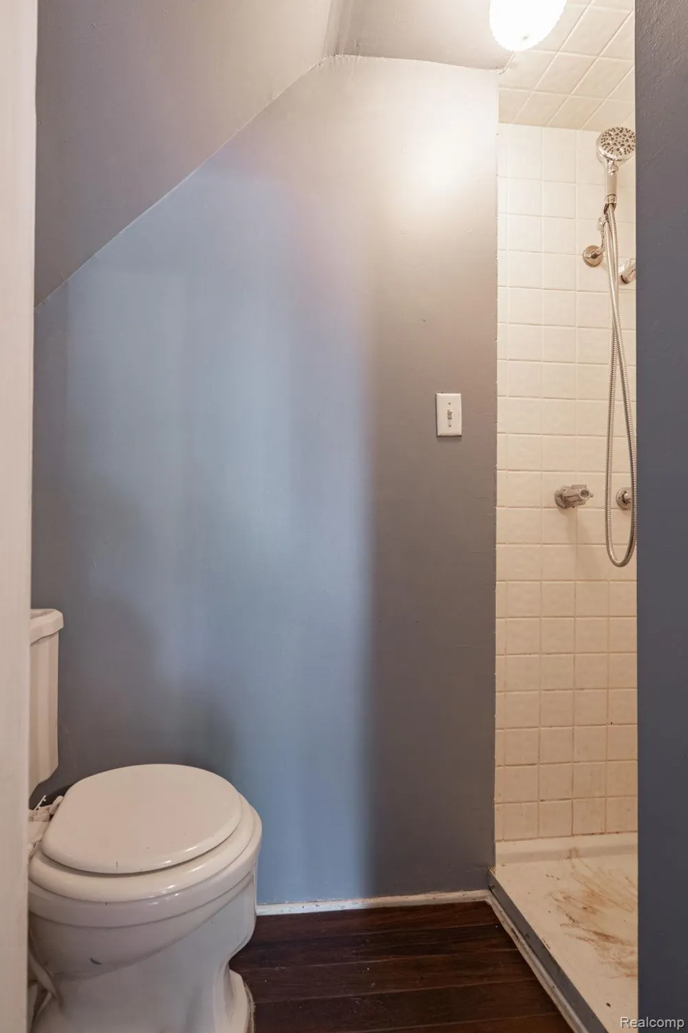 204 Oakland Street Holly Village, MI 48442