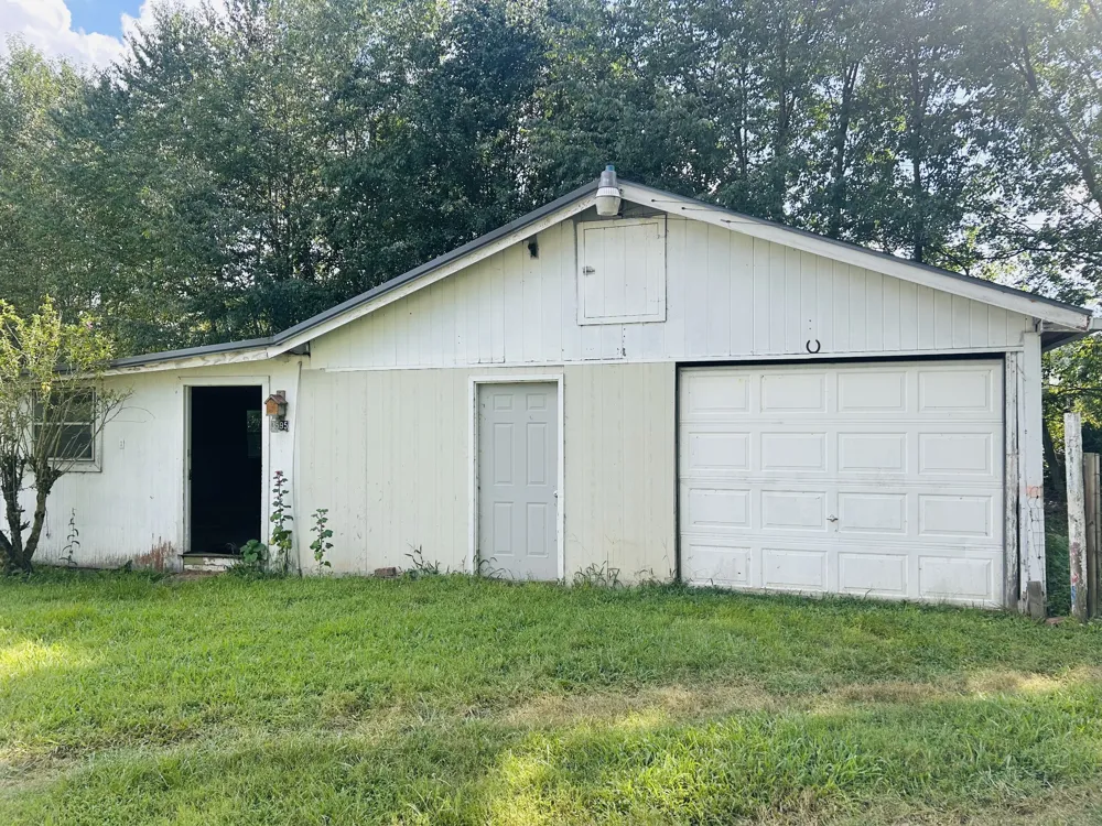 3595 Powers Bridge Rd Manchester, TN 37355
