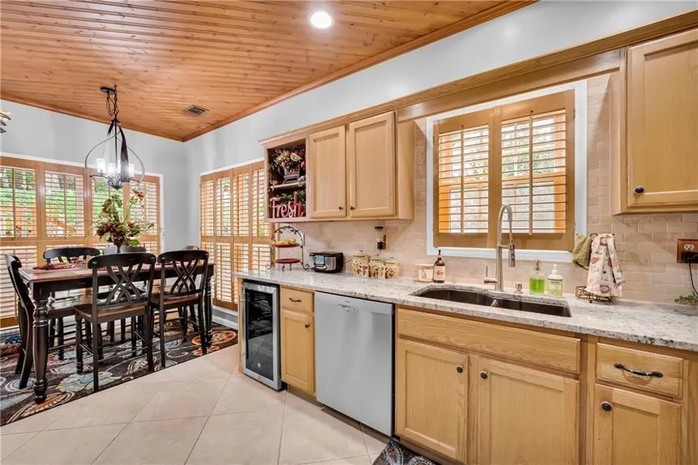 5724 Newberry Point Drive Flowery Branch, GA 30542