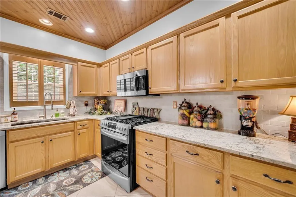 5724 Newberry Point Drive Flowery Branch, GA 30542