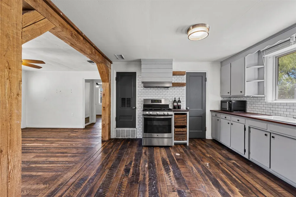 709 Hereford Street Glen Rose, TX 76043