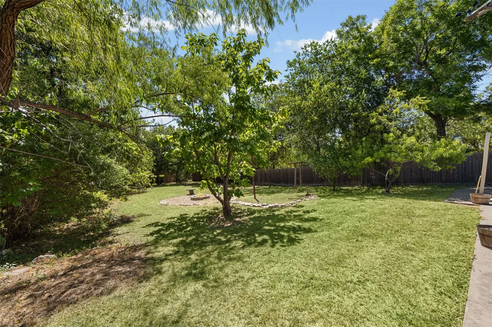 709 Hereford Street Glen Rose, TX 76043