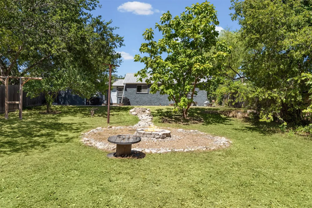 709 Hereford Street Glen Rose, TX 76043