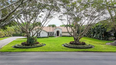 8134 Twin Lake Dr