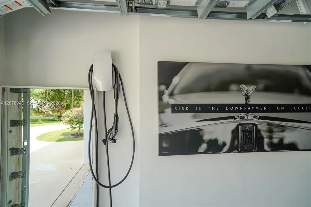 8134 Twin Lake Dr Boca Raton, FL 33496