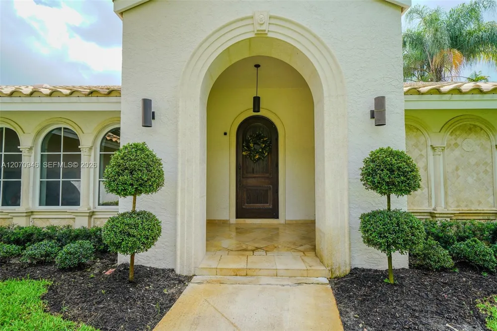 8134 Twin Lake Dr Boca Raton, FL 33496