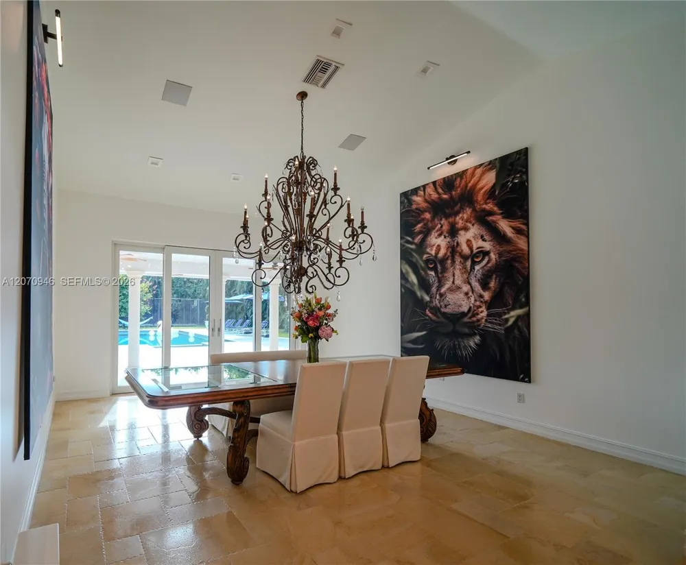 8134 Twin Lake Dr Boca Raton, FL 33496