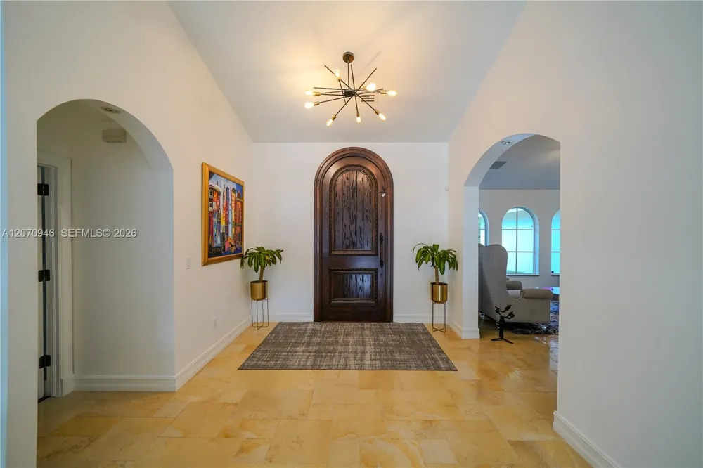 8134 Twin Lake Dr Boca Raton, FL 33496