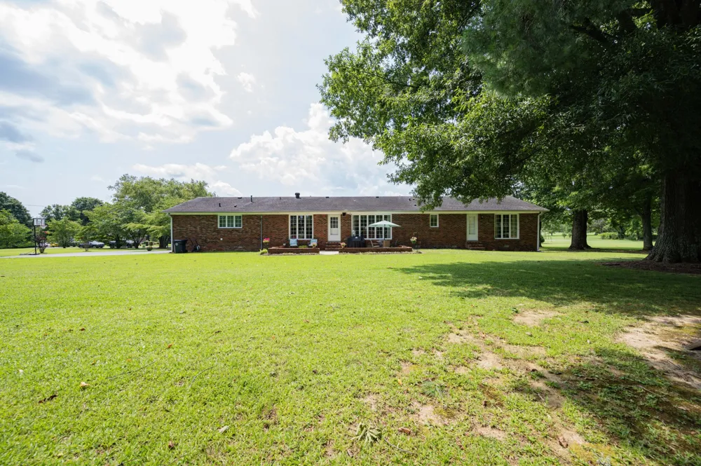 616 Maple Ln Smithville, TN 37166