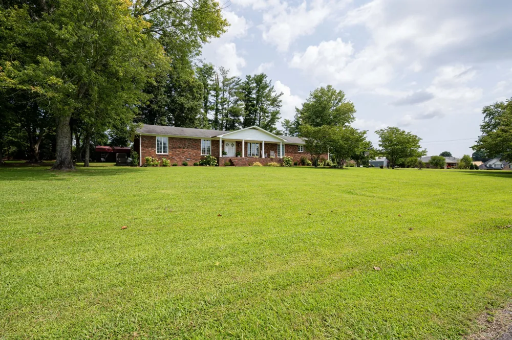 616 Maple Ln Smithville, TN 37166
