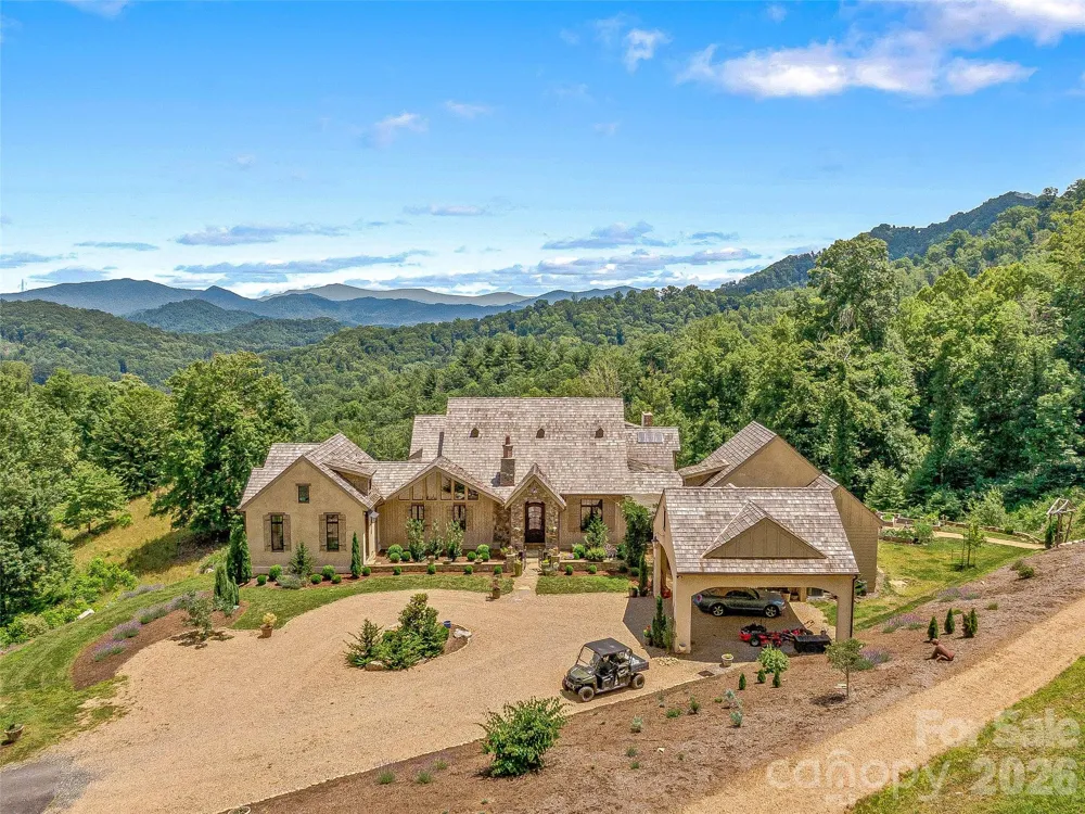 384 Doan Town Road Burnsville, NC 28714