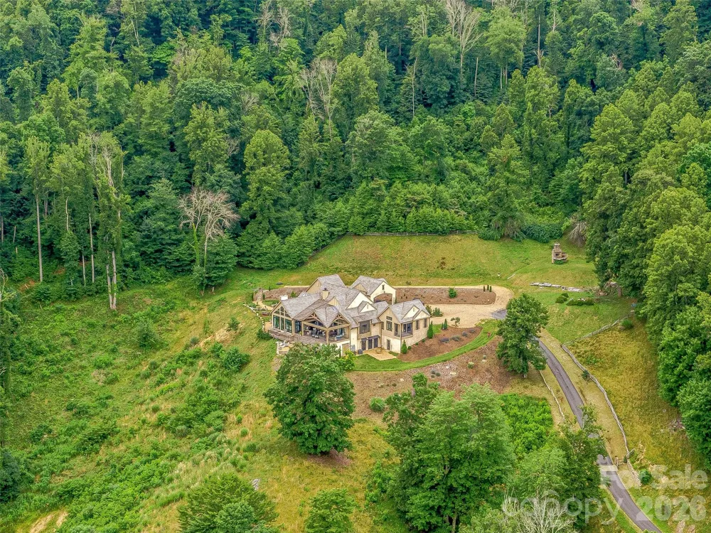 384 Doan Town Road Burnsville, NC 28714