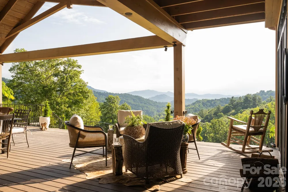 384 Doan Town Road Burnsville, NC 28714