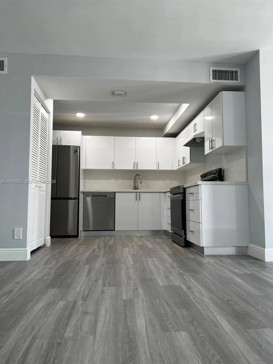 501 Three Islands Blvd #508 Hallandale Beach, FL 33009