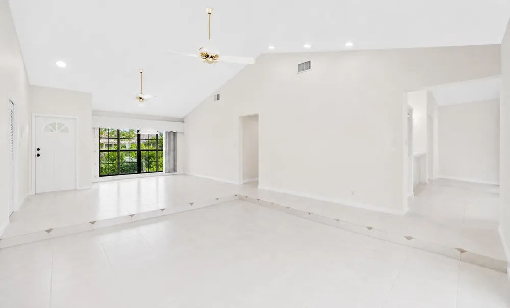 5055 NW 89TH WAY Coral Springs, FL 33067