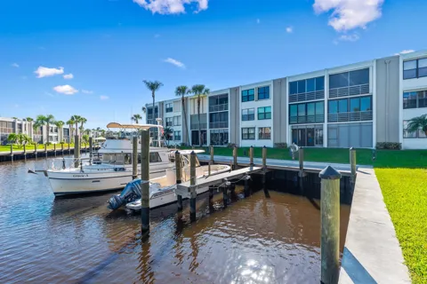 1950 SW PALM CITY ROAD #12-103