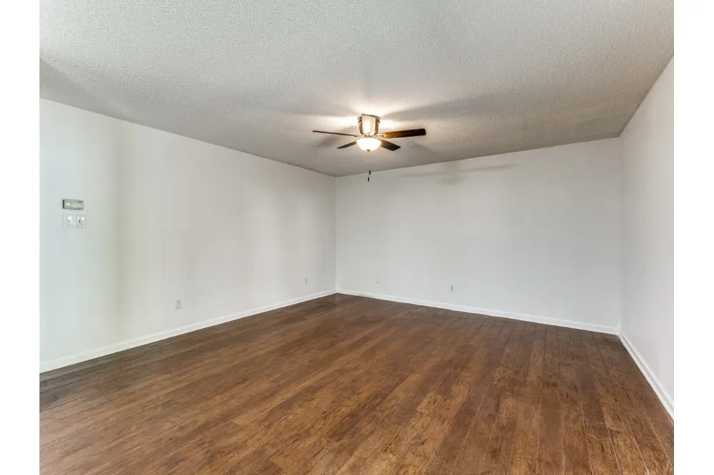 600 Ann Lois Lane Burleson, TX 76028
