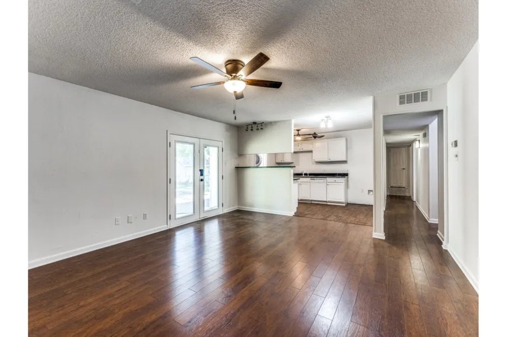 600 Ann Lois Lane Burleson, TX 76028