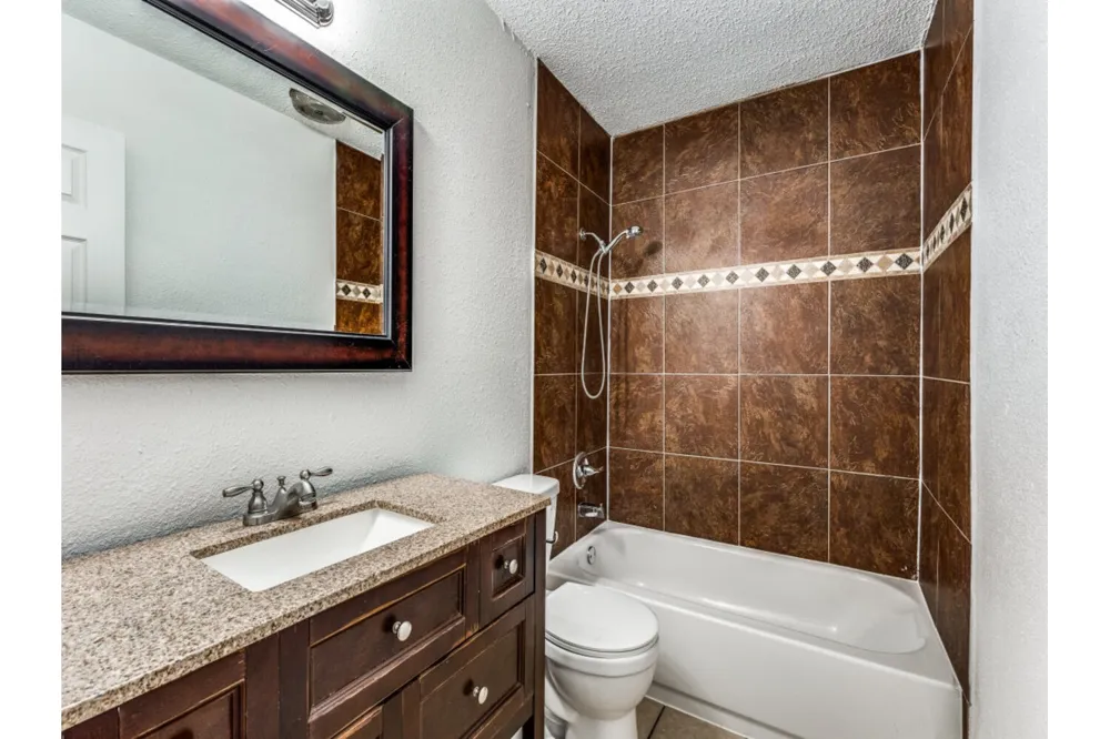 600 Ann Lois Lane Burleson, TX 76028
