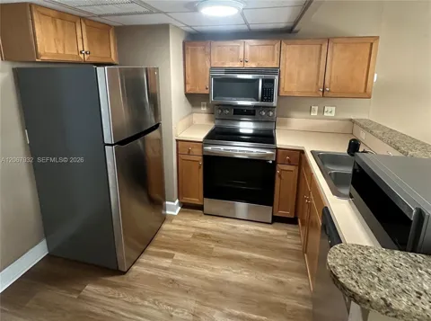 151 E Washington St #524