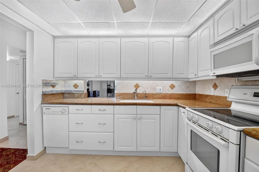 2615 NE 1st Ct #303 Boynton Beach, FL 33435