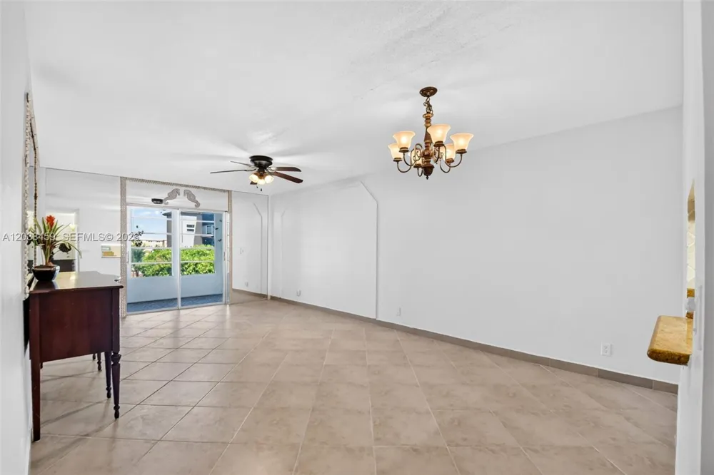 2615 NE 1st Ct #303 Boynton Beach, FL 33435