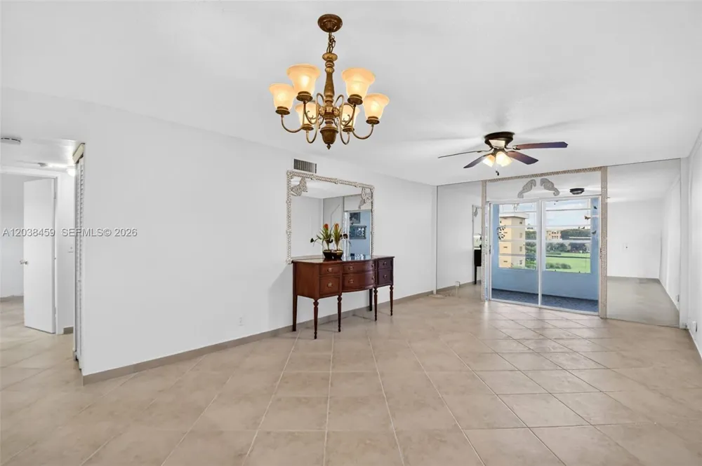 2615 NE 1st Ct #303 Boynton Beach, FL 33435