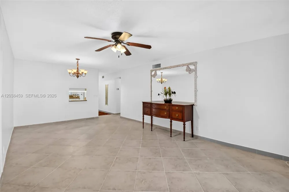 2615 NE 1st Ct #303 Boynton Beach, FL 33435