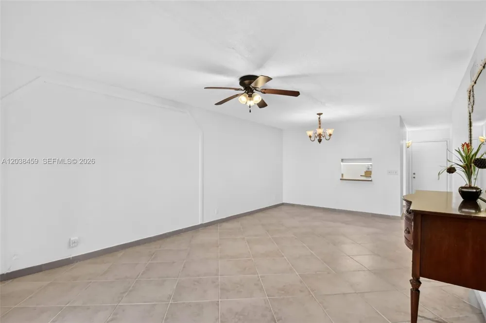 2615 NE 1st Ct #303 Boynton Beach, FL 33435
