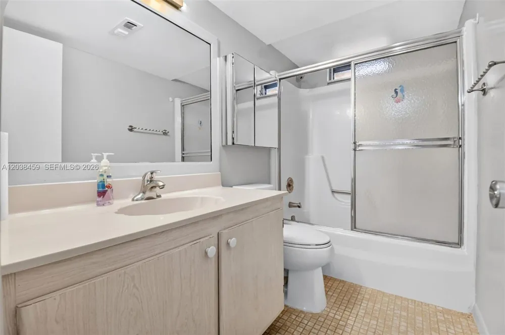 2615 NE 1st Ct #303 Boynton Beach, FL 33435