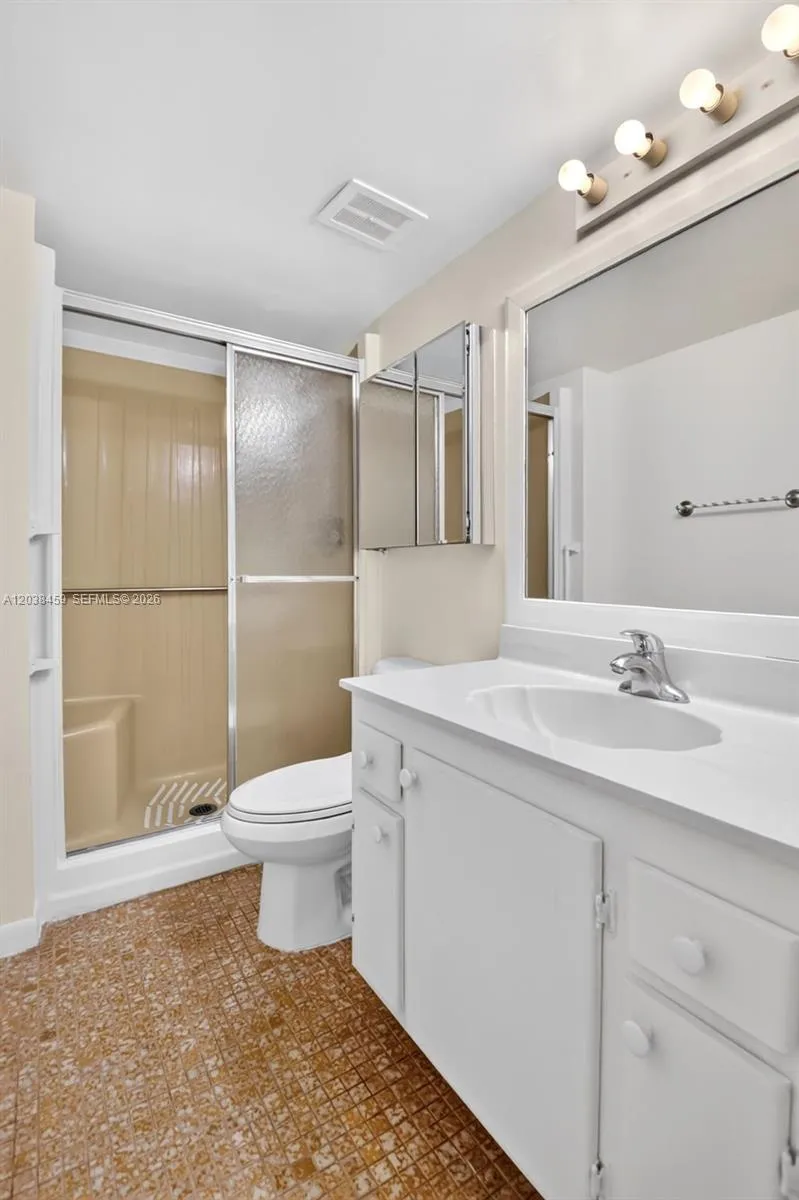 2615 NE 1st Ct #303 Boynton Beach, FL 33435