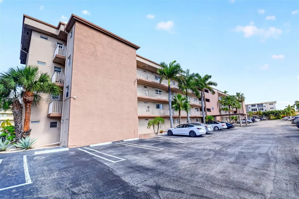 2615 NE 1st Ct #303 Boynton Beach, FL 33435