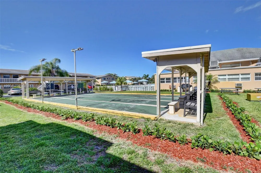 2615 NE 1st Ct #303 Boynton Beach, FL 33435