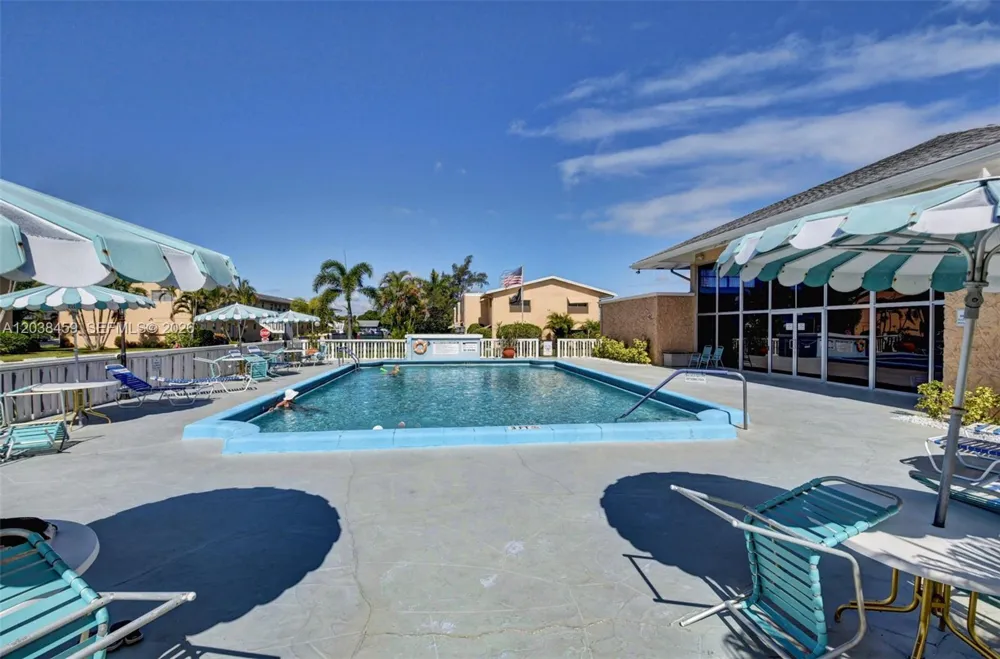 2615 NE 1st Ct #303 Boynton Beach, FL 33435