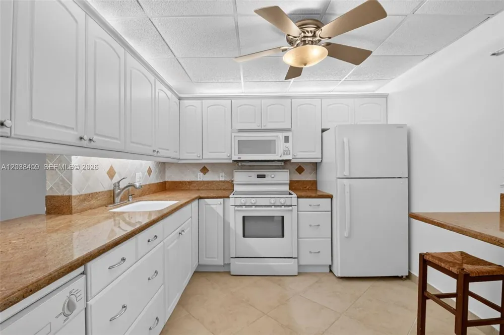 2615 NE 1st Ct #303 Boynton Beach, FL 33435