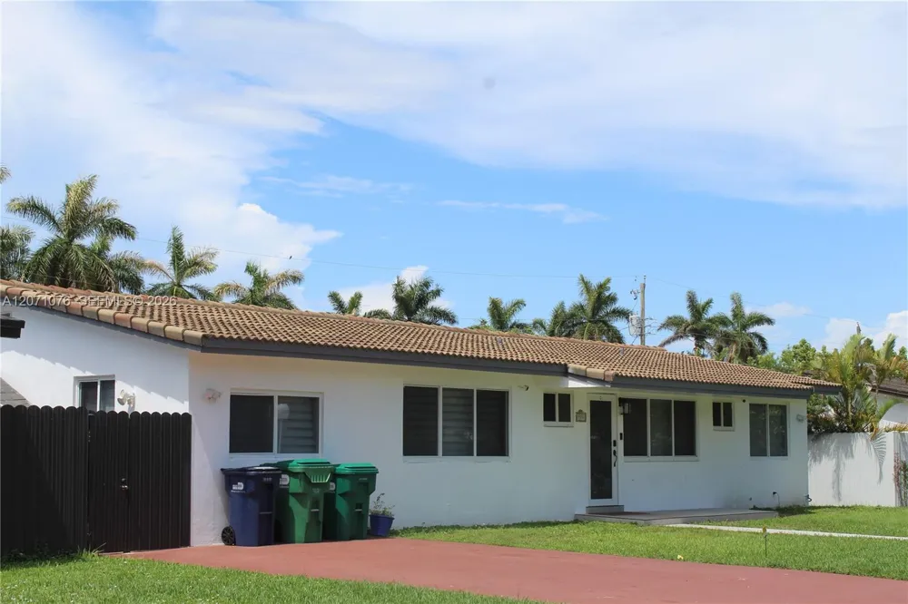 9551 SW 49th St Miami, FL 33165
