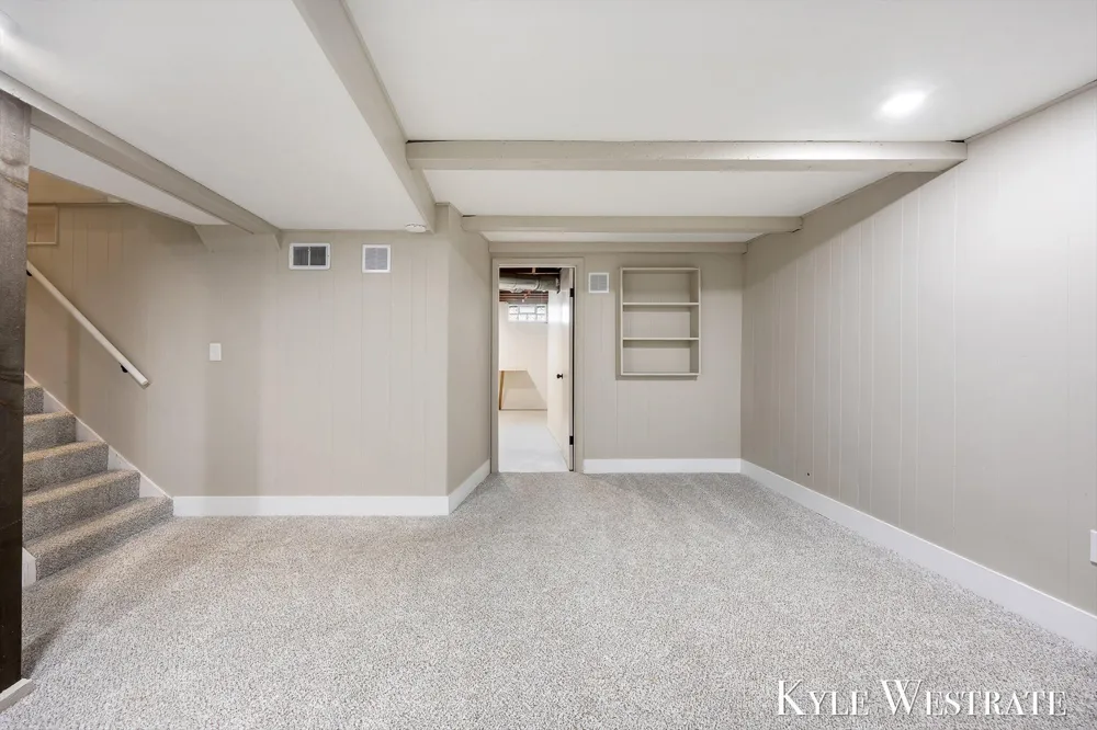 4205 Hillsdale Avenue NE Plainfield Charter Township, MI 49525