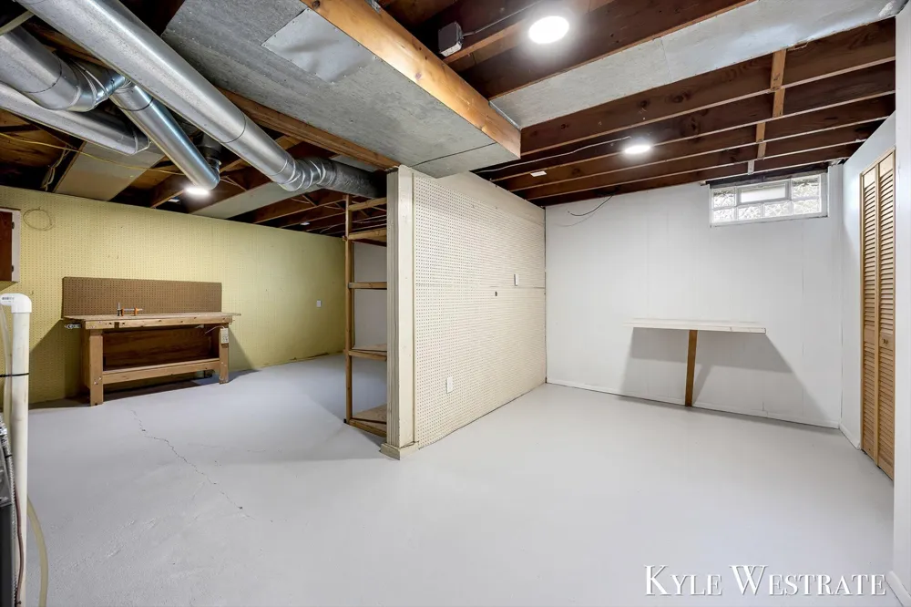 4205 Hillsdale Avenue NE Plainfield Charter Township, MI 49525