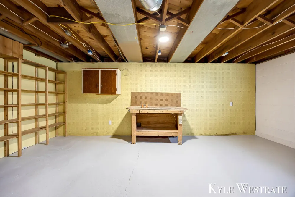 4205 Hillsdale Avenue NE Plainfield Charter Township, MI 49525