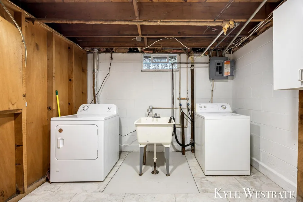 4205 Hillsdale Avenue NE Plainfield Charter Township, MI 49525